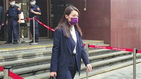 ▲高虹安出庭辯稱助理回捐加班費當零用金，是「立法院行之有年」。（圖／記者楊佩琪攝）