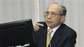 林信得立法院備詢並專題報告國家運輸安全調查委員會主任委員林信得（圖）20日上午在立法院列席備詢，並以「我國汽車自動駕駛系統與電動大客車之產業前景、法規建置、安全風險及發展現況」進行專題報告。中央社記者吳家昇攝  113年5月20日