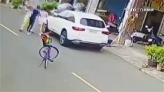 陌生婦「襲擊」停車女駕駛　警：強制送醫