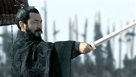 ▲曹操最後將呂布「梟首示眾」。（影視示意圖／翻攝自百度百科）