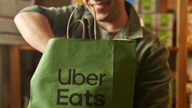 Uber Eats攜上千家商家合作夥伴推出指定餐飲買一送一等超值優惠，為全台大專院校考生獻上期末考歐趴祝福。（圖／品牌業者提供）