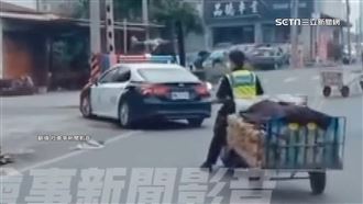 員警騎三輪菜車上路　網好奇：菜農叫代駕