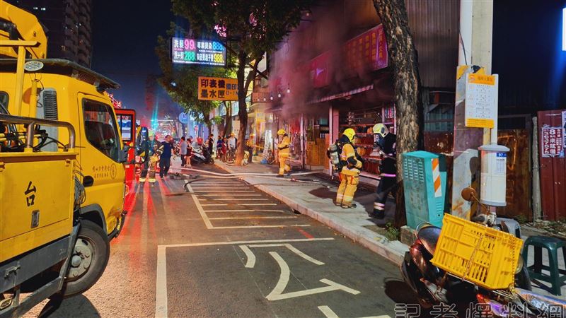 新／高雄楠梓火警　五金百貨濃煙狂竄