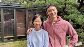 阮經天和媽媽感情很好。（圖／翻攝IG）