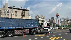 車禍,鳥松,仁武分局,機車,砂石車