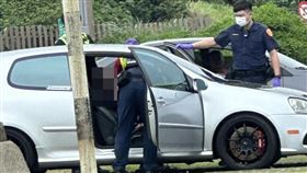 竹圍漁港,轎車,送醫,不治（圖／翻攝自記者爆料網）