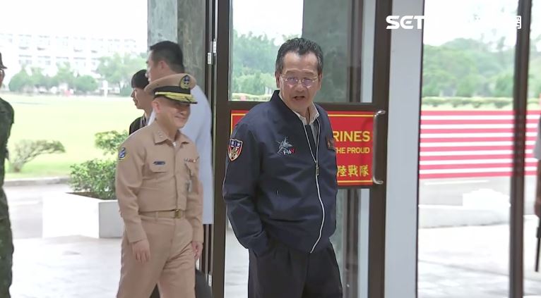 抗共軍演習　顧立雄手握「第一擊」命令權