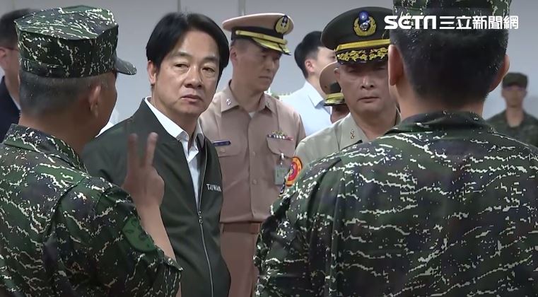 首次三軍統帥勗勉！賴清德墨綠Taiwan夾克