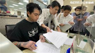 帶134萬抵新北檢　謝和弦偕妻清償債務