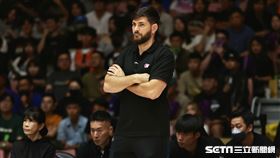 ▲PLG季後賽，新竹御頂攻城獅總教練密特羅維奇。（圖／記者劉彥池攝影）