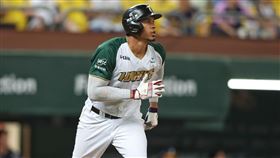 中職台鋼雄鷹洋砲魔鷹單場敲出3安、5打點。（圖／翻攝自台鋼雄鷹官方FB）