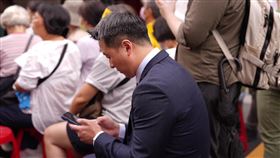 李正皓到立法院外抗議現場聲援群眾。（圖／翻攝自李正皓臉書）