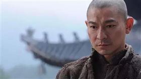 ▲劉德華心性豁達，在娛樂圈人緣極佳！（圖／翻攝自微博）