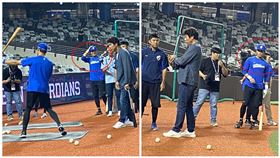 ▲日職傳奇球星秋山幸二指導富邦悍將球員，王勝偉在附近不斷徘徊。（圖／記者張沛嘉攝影）