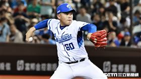 ▲富邦悍將前進大巨蛋，後援投手曾峻岳。（圖／記者劉彥池攝影）