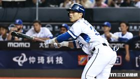▲富邦悍將前進大巨蛋，左外野手王正棠。（圖／記者劉彥池攝影）