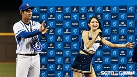 ▲富邦悍將前進大巨蛋，董子恩拿下賽後MVP檸檬獻唱。（圖／記者劉彥池攝影）