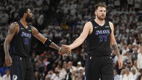 ▲東契奇（Luka Doncic）準決殺灰狼，獨行俠西區冠軍賽2連勝。（圖／美聯社／達志影像）