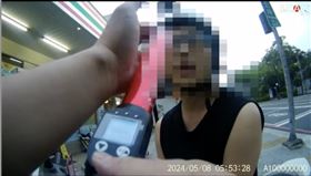 酒駕男見酒測儀突爆怒摔水瓶：又沒害到人