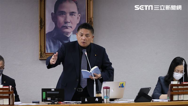 反質詢有判例才說明！他怒：藍白先關一年