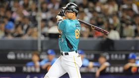 ▲台鋼雄鷹藍寅倫8局上關鍵一擊，送回超前分。（圖／台鋼雄鷹提供）