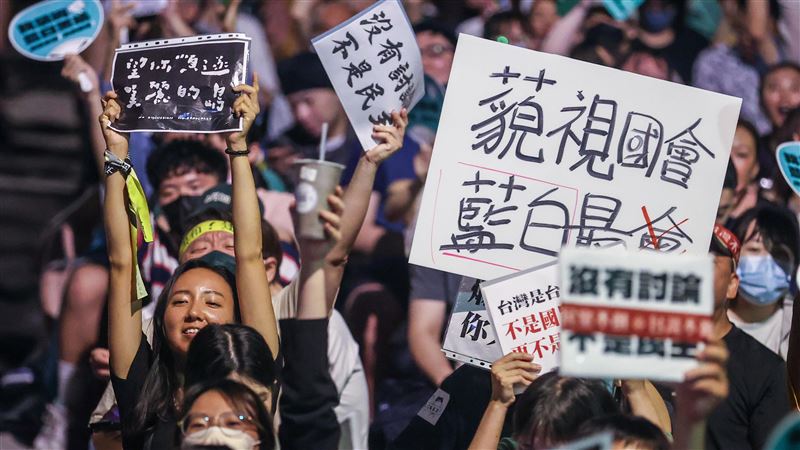 呂秋遠：五月已經快結束，台灣，望你順遂