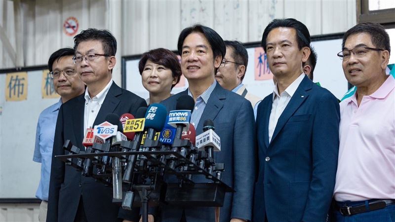 賴清德盼體諒藝人被迫表態　學者發聲了