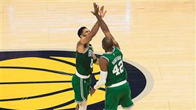 泰坦（Jayson Tatum）轟下36分，最終率領塞爾提克以114：111逆轉擊敗溜馬。