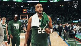 密爾瓦基公鹿隊球星米道頓（Khris Middleton）傳在台灣現身。（圖／翻攝自公鹿官方X）
