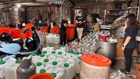 大溪、八德警聯手破獲私酒工廠　查扣逾5000公升（桃園電子報提供）