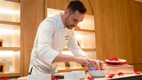 PIERRE HERMÉ PARIS台灣主廚Hugo Ravier。（圖／品牌業者提供）