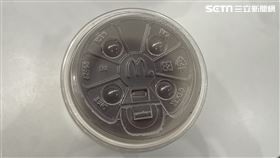 麥當勞飲料杯蓋。資料照