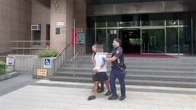 信義區吳興街泰國料理砍人，醋夫認為老婆被吃豆腐怒砍廚師。（圖／翻攝畫面）