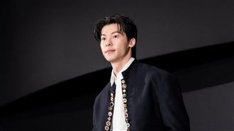 許光漢韓國宣傳　遭小粉紅鬧場「逼表態」