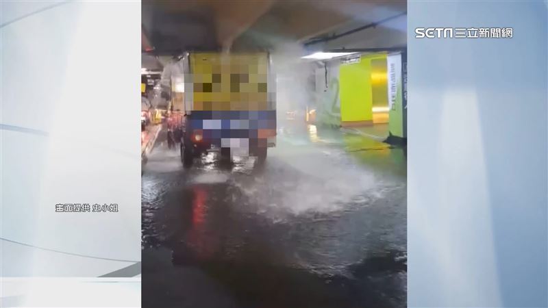 小貨車闖禍　西門町峨嵋停車場變水濂洞