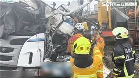 駕駛座,土石,事故,車斗,砂石車,高雄