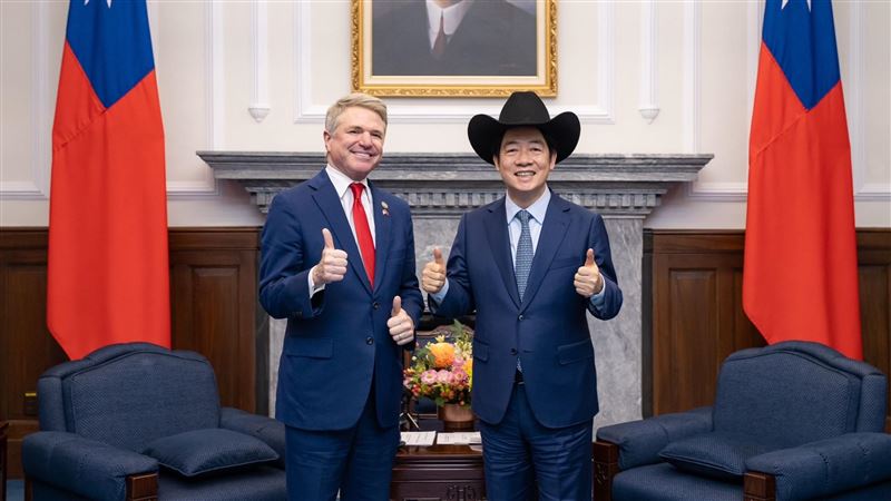 不懼中共威脅！美眾院外委會主席暖喊這句