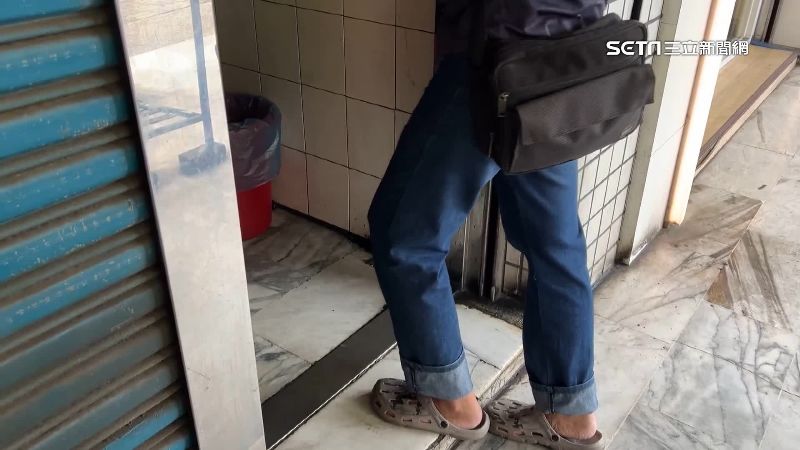 獨／老翁勾騎樓水管摔死　店家判賠446萬
