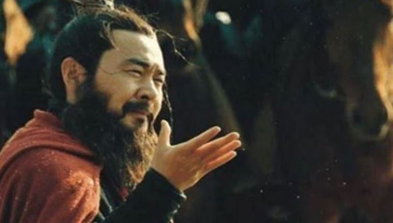 曹操學狗大叫三聲沒人敢說話！只有他大笑