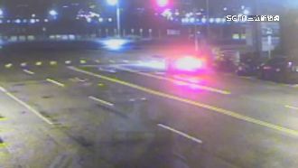 千萬小牛來回飆　車主：載路人體驗貼背感