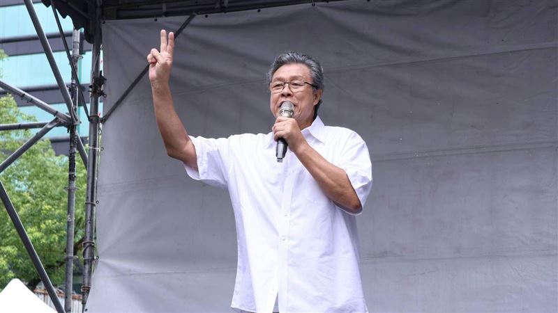 楊烈現身立院外批國會黑箱作業　全場沸騰