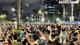 0528立院周邊人潮，北市警方擴大交通管制。（圖／記者李依璇攝影）