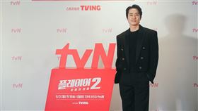 ▲《玩家2》由韓國男神宋承憲率領原班人馬李施彥、太元碩，搭配新加入的吳漣序、女團fromis_9前成員張圭悧共同主演。（圖／friDay影音）