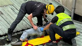 1萬元,喬債,墜樓,鐵皮屋頂,新北,土城,