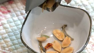 獨／網購小魚乾花生咬到磁磚！盛香珍回應