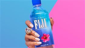 礦泉水，斐濟水，Fiji Natural Artesian Water（圖／翻攝自FIJI X）