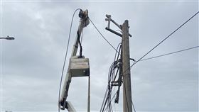 勞檢處,台電,吊籠,電桿,電線（圖／桃園市政府勞檢處提供）