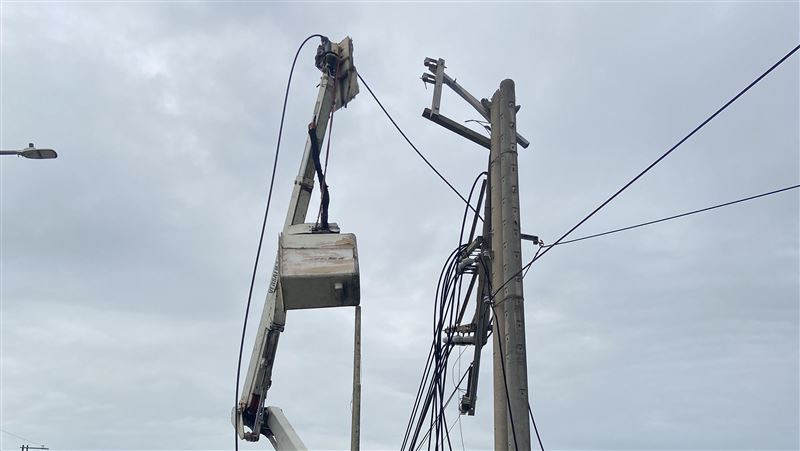 拆電線擊中作業車 台電外包商墜8.5米亡