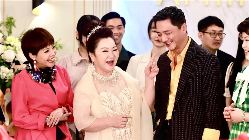白冰冰回歸本土劇　遭影帝示愛：當我老婆