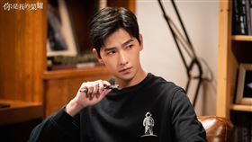 楊洋在《你是我的榮耀》中飾演航太設計師。（圖／八大提供）